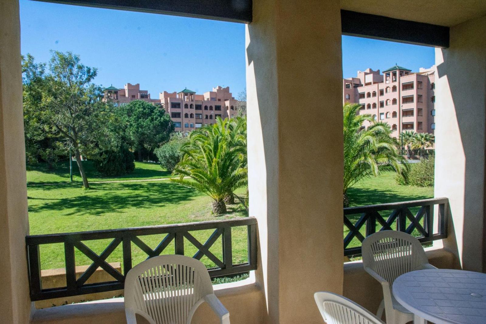 Vista Jardin En Urb. Jardines De Isla Canela. Extérieur photo